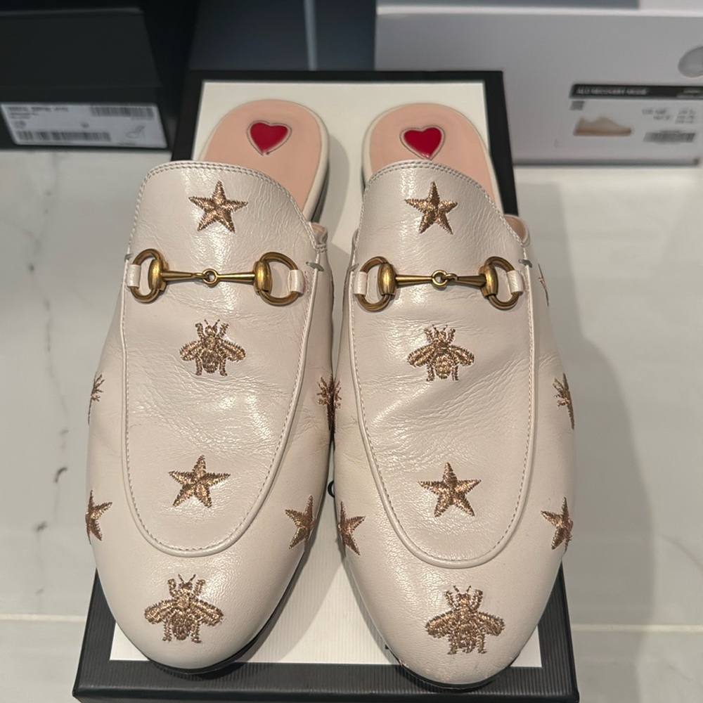 Women’s Gucci sandals